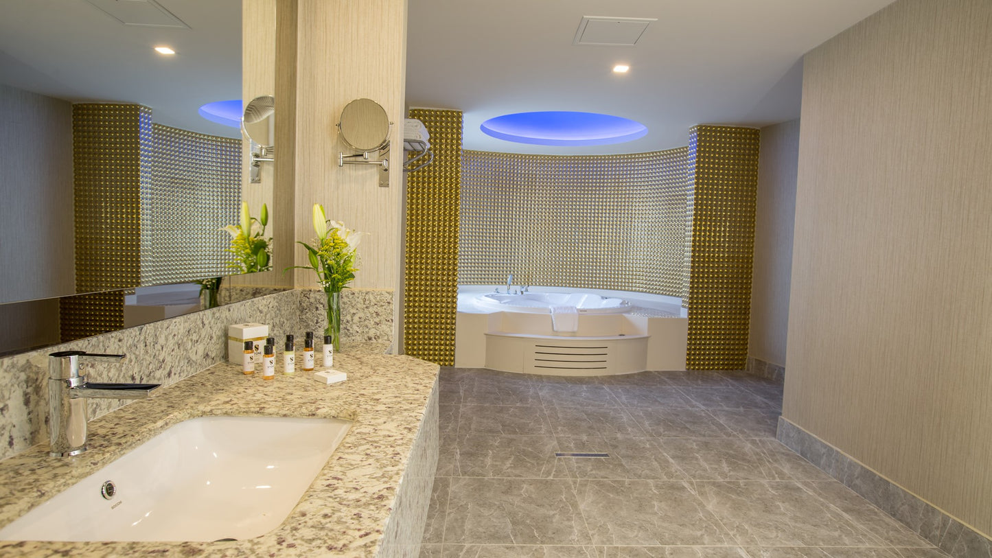 Deluxe Suite