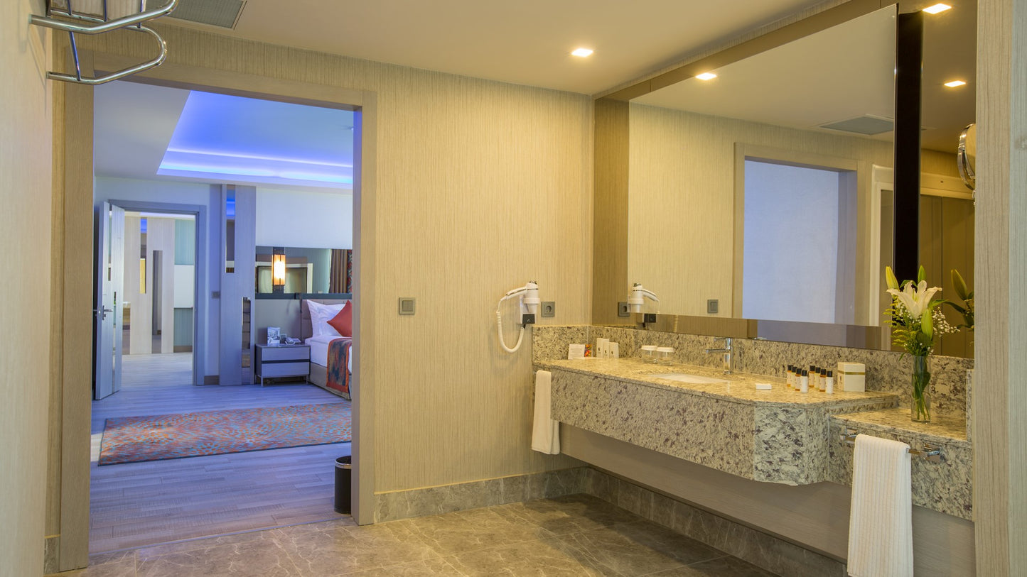 Deluxe Suite