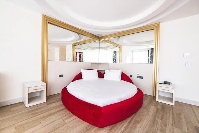 Deluxe Suite Kısmi Deniz Manzaralı